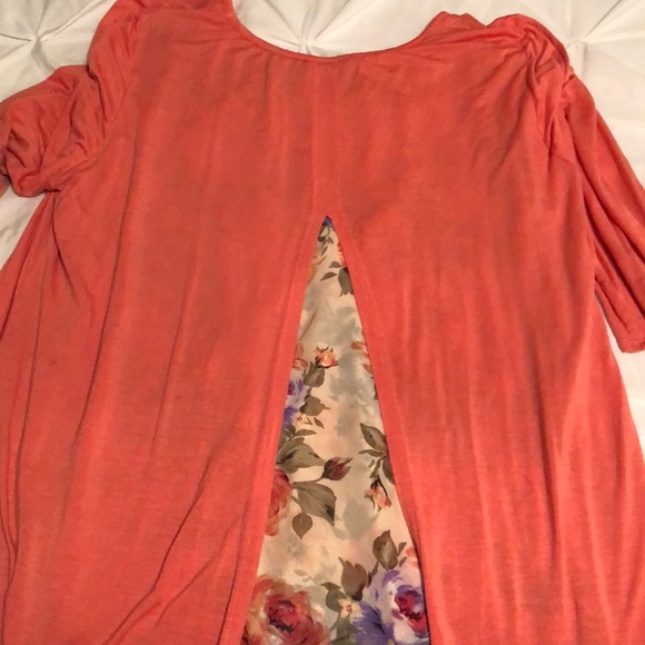 Women’s top - Picture 2 of 4